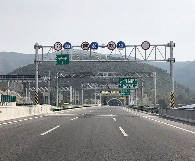 Application of Road Gantry at Toll Stations and Tunnel Entrances